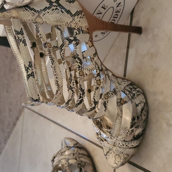 Strappy neutral snake print vegan leather cage sandal bronze studded 4" heel - Picture 5 of 8